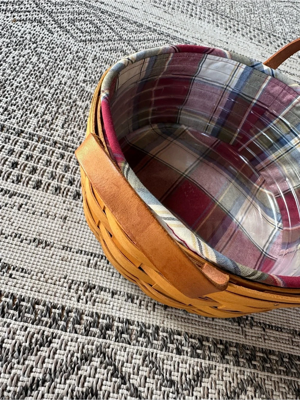 Longaberger Darning Basket (2001) with Liner and Protector
